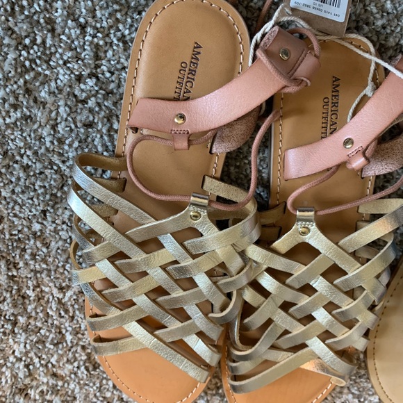 Sandles - Picture 2 of 11